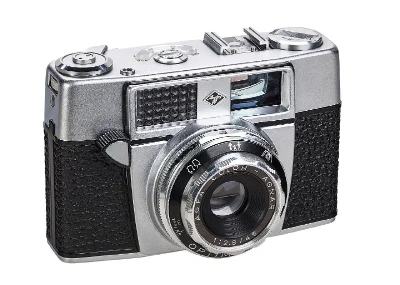 Agfa Optima Ia with AGFA COLOR-AGNAR 1:2.8 /4 5 lens. It's the world's first 35mm camera with automatic exposure control.
