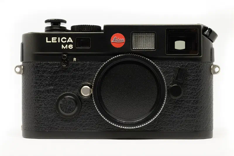 Leica M6 TTL, photographed on its own