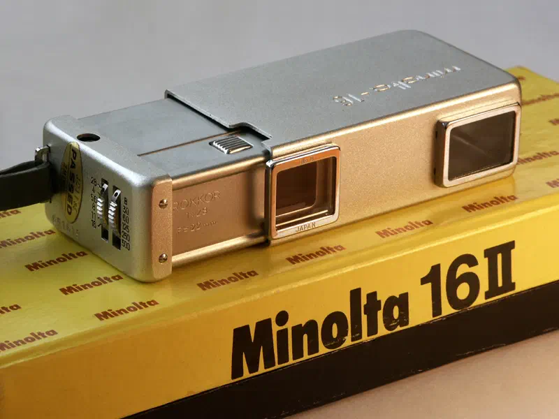 Minolta 16, photographed on its own