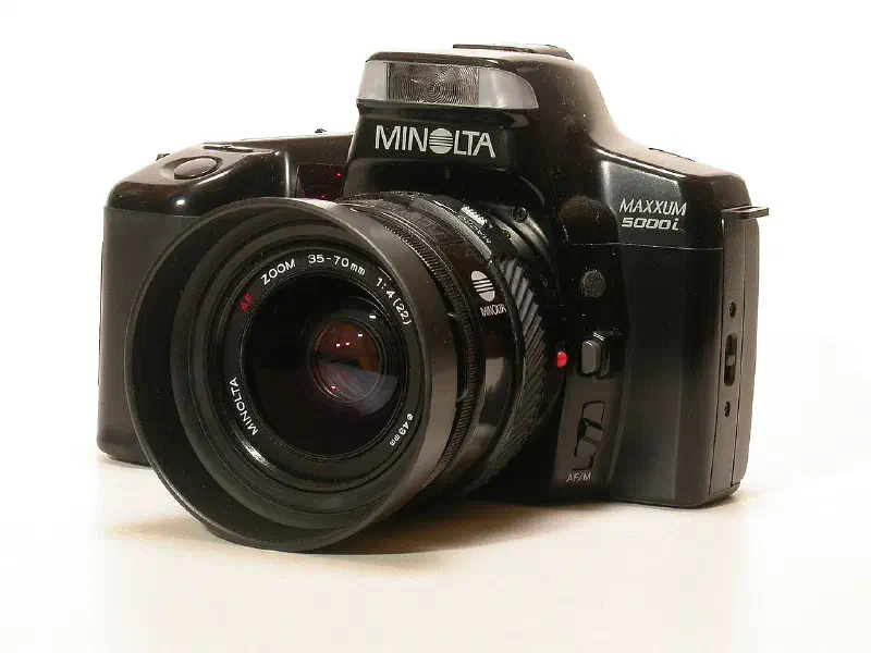 Fitted with 35-70mm autofocus zoom