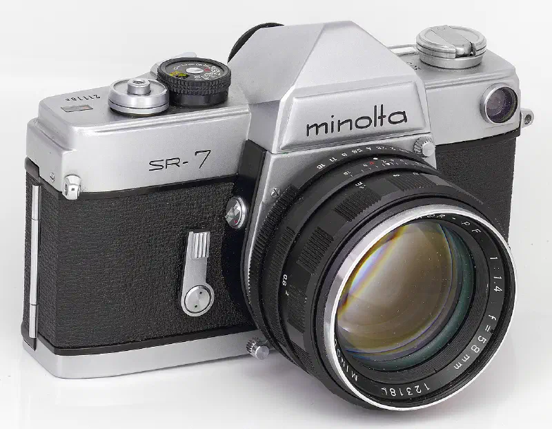 Minolta SR-7, photographed on its own