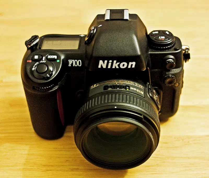 Nikon F100 with Nikon AF-S NIKKOR 50mm f/1.4G lens