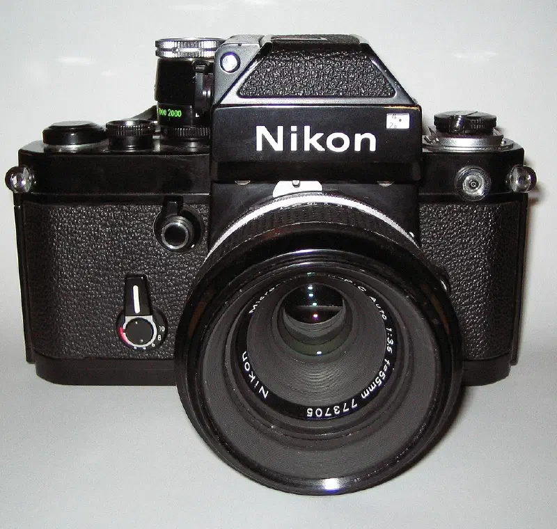 Nikon F2 SLR camera with Micro-NIKKOR 1:3,5 f=55 mm lens