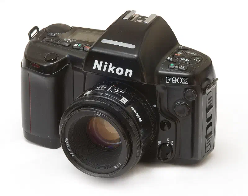 Nikon F90, photographed on its own