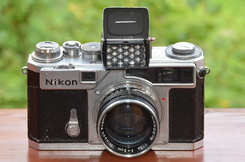 Nikon SP chrome with exposure meter and NIKKOR-S 1:1,4 f=5cm; own work
