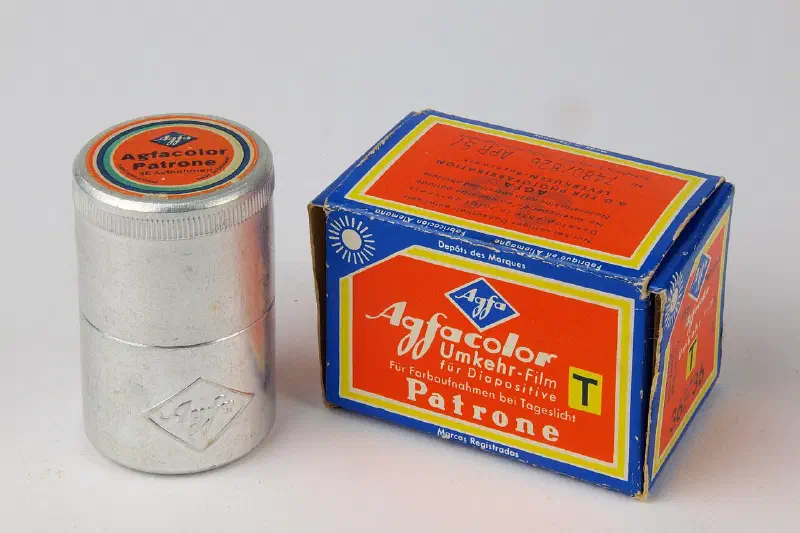 Agfacolor Umkehrfilm T, photographed on its own