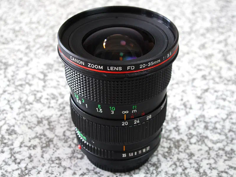 Canon FD 20–35mm f/3.5L, photographed on its own, off the camera