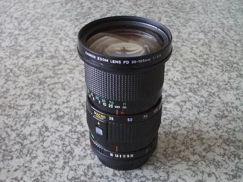 Canon FD 35–105mm f/3.5, photographed on its own, off the camera