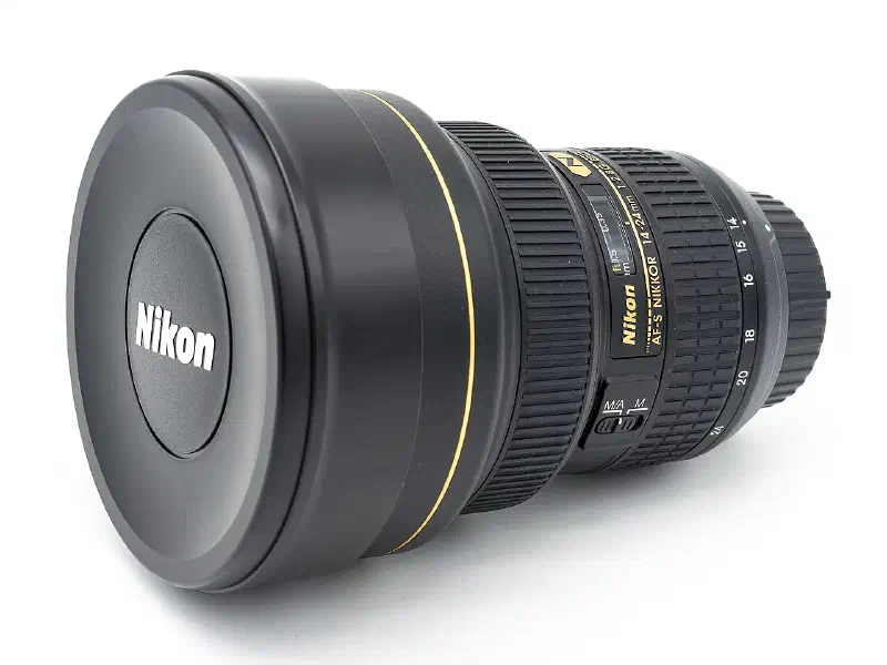 Nikon Nikkor 14–24mm f/2.8G AF-S ED, photographed on its own, off the camera
