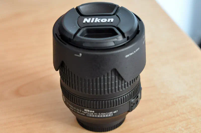 Nikon Nikkor 18–105mm f/3.5-5.6G ED VR, photographed on its own, off the camera