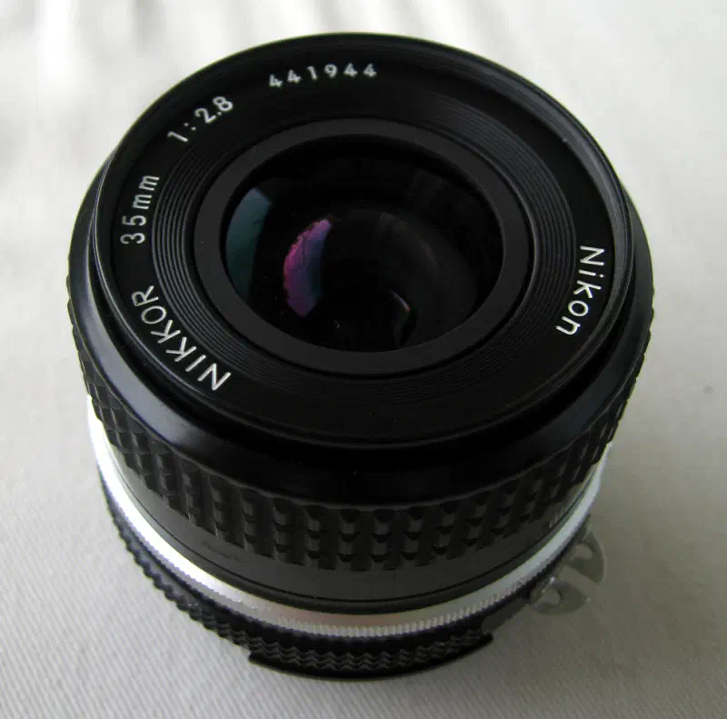 Nikon Nikkor 35mm f/2.8, photographed on its own, off the camera