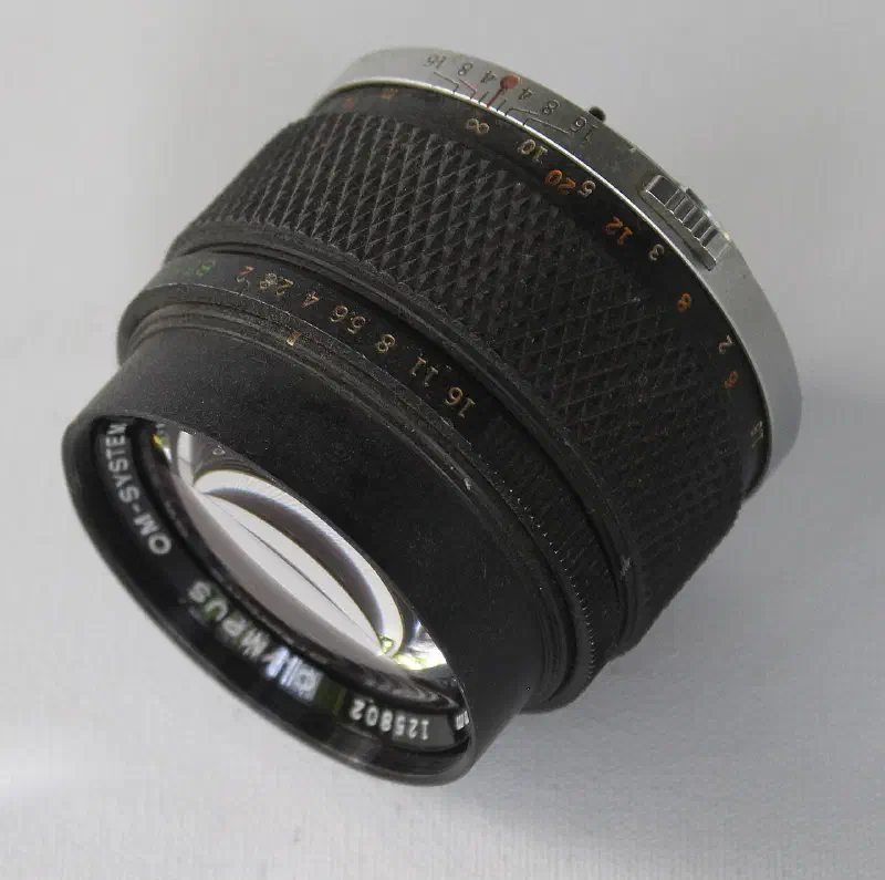 Olympus Zuiko 85mm F2, photographed on its own, off the camera