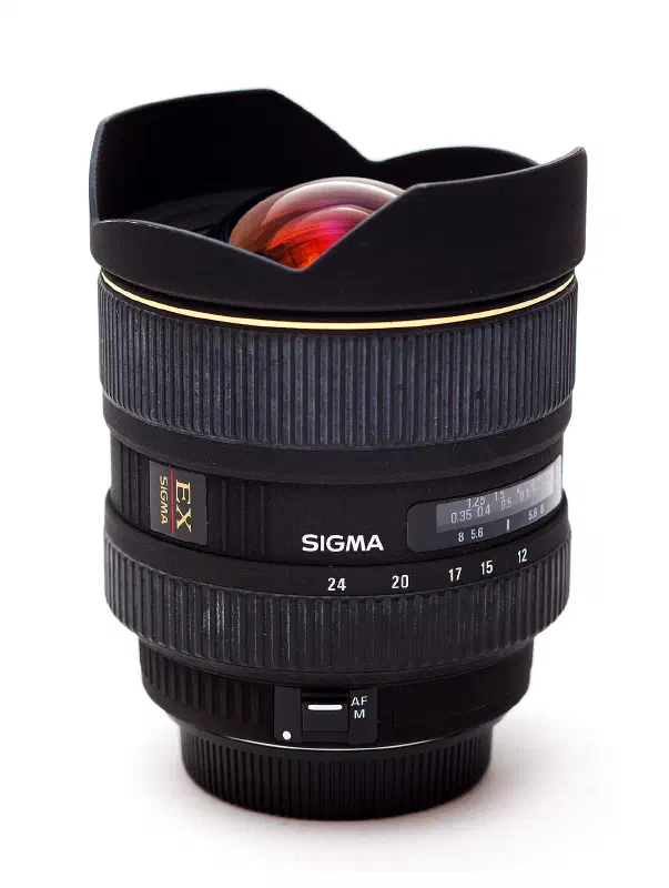 Sigma 12–24mm f/4.5-5.6 EX DG, photographed on its own, off the camera